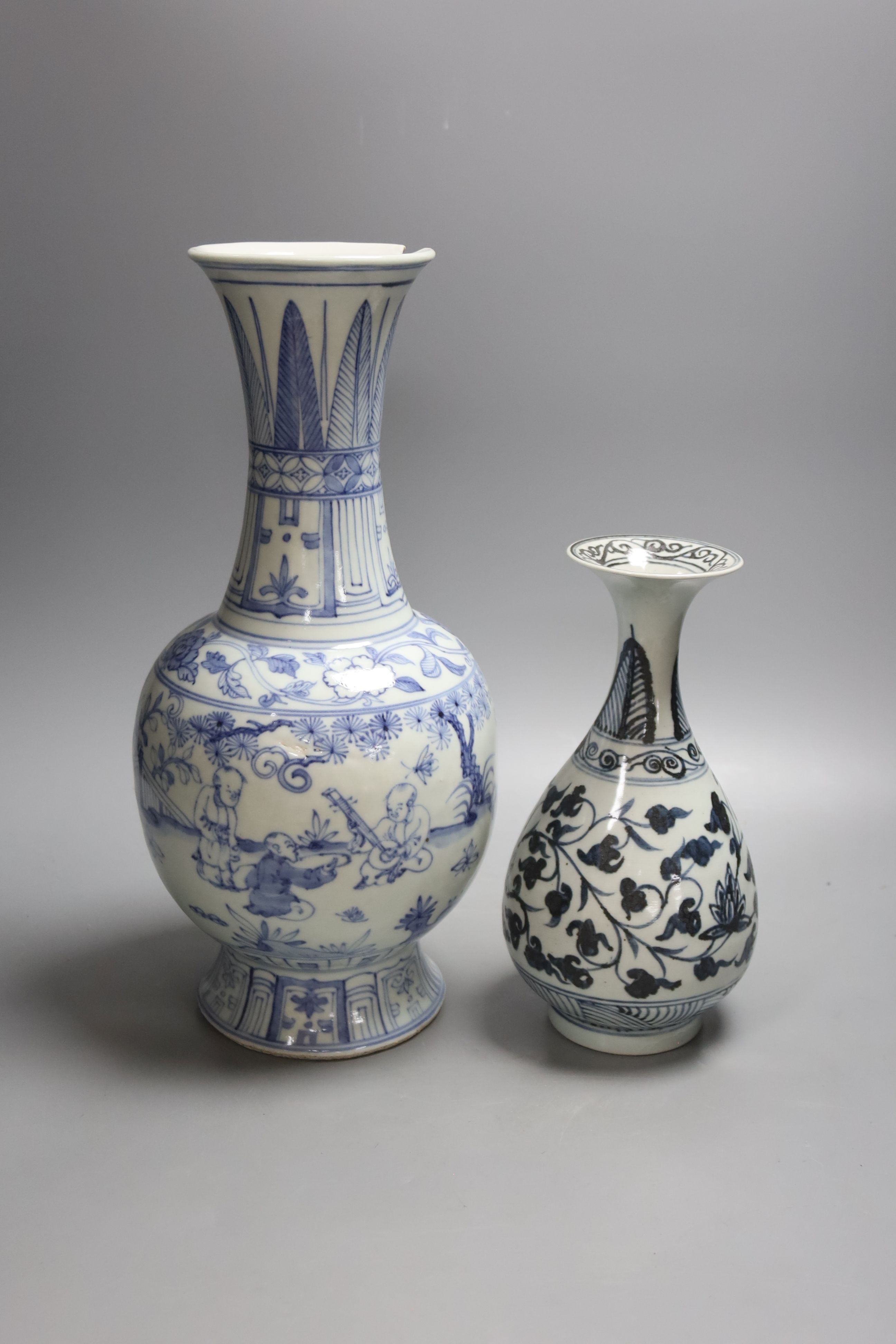 Two Chinese blue and white vases 37cm